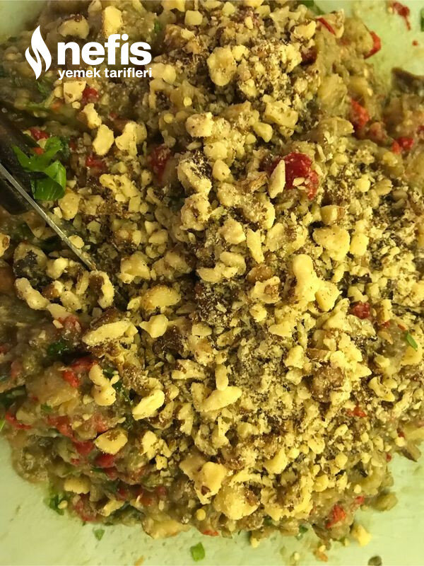 Nohutlu, Yoğurtlu Köz Patlıcan Salatası